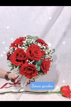 Hoa cầm tay cô dâu