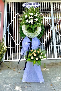 Hoa viếng Giồng Trôm.