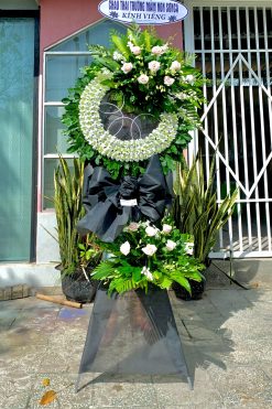 Hoa viếng Giồng Trôm đẹp.